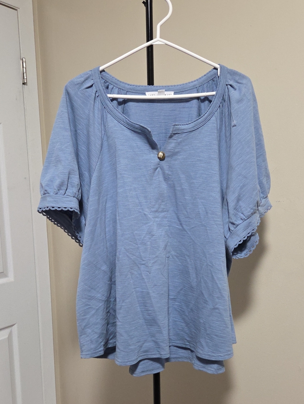 Jane and Delancey Plus Size Light Blue Scoop Neck Short Sleeve Top